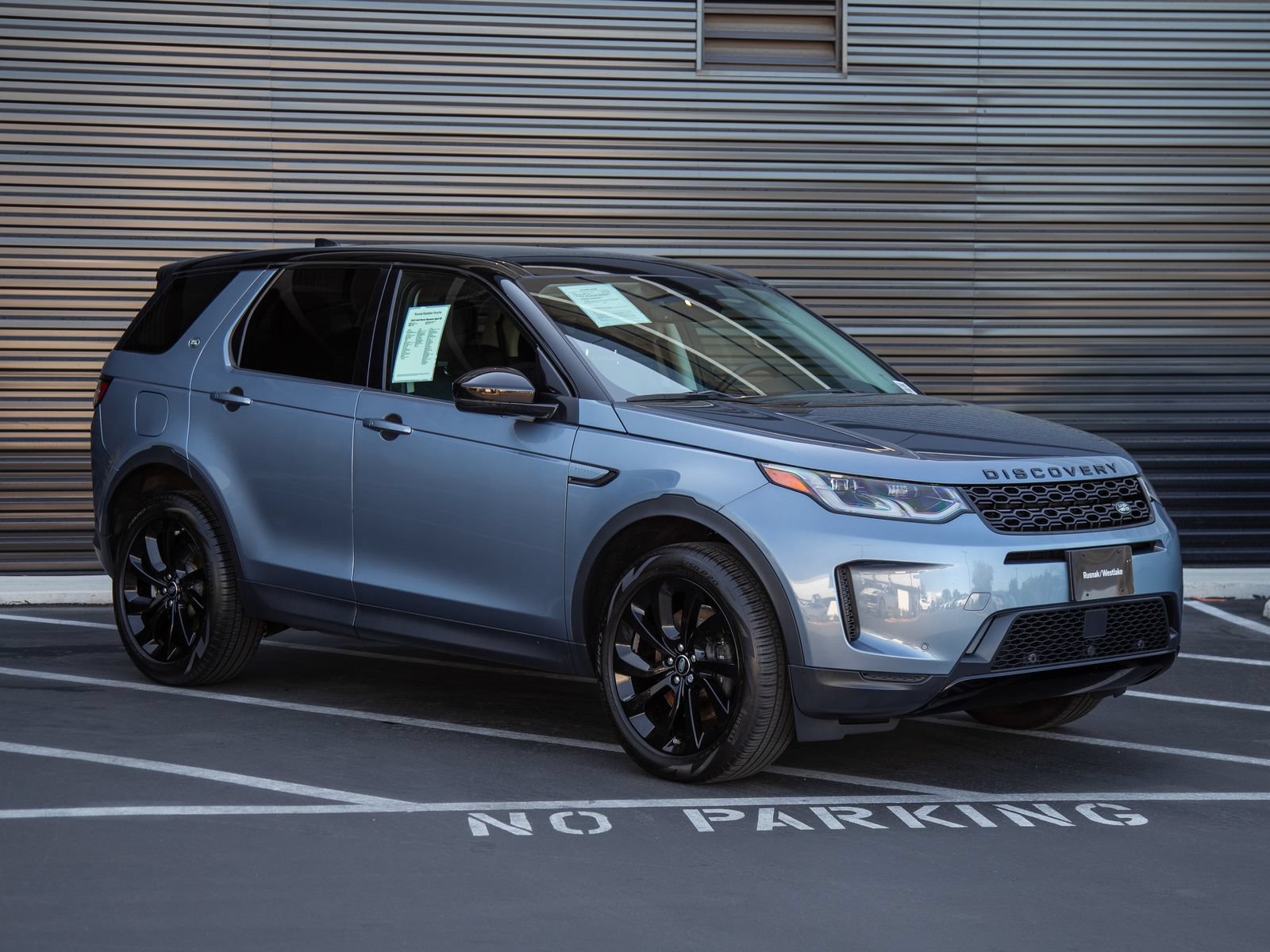 Used 2022 Land Rover Discovery Sport SE AWD/4WD image 9