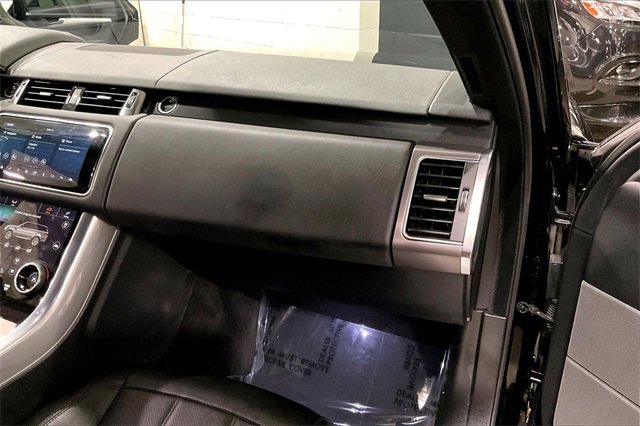 Used 2020 Land Rover Range Rover Sport HSE image 17