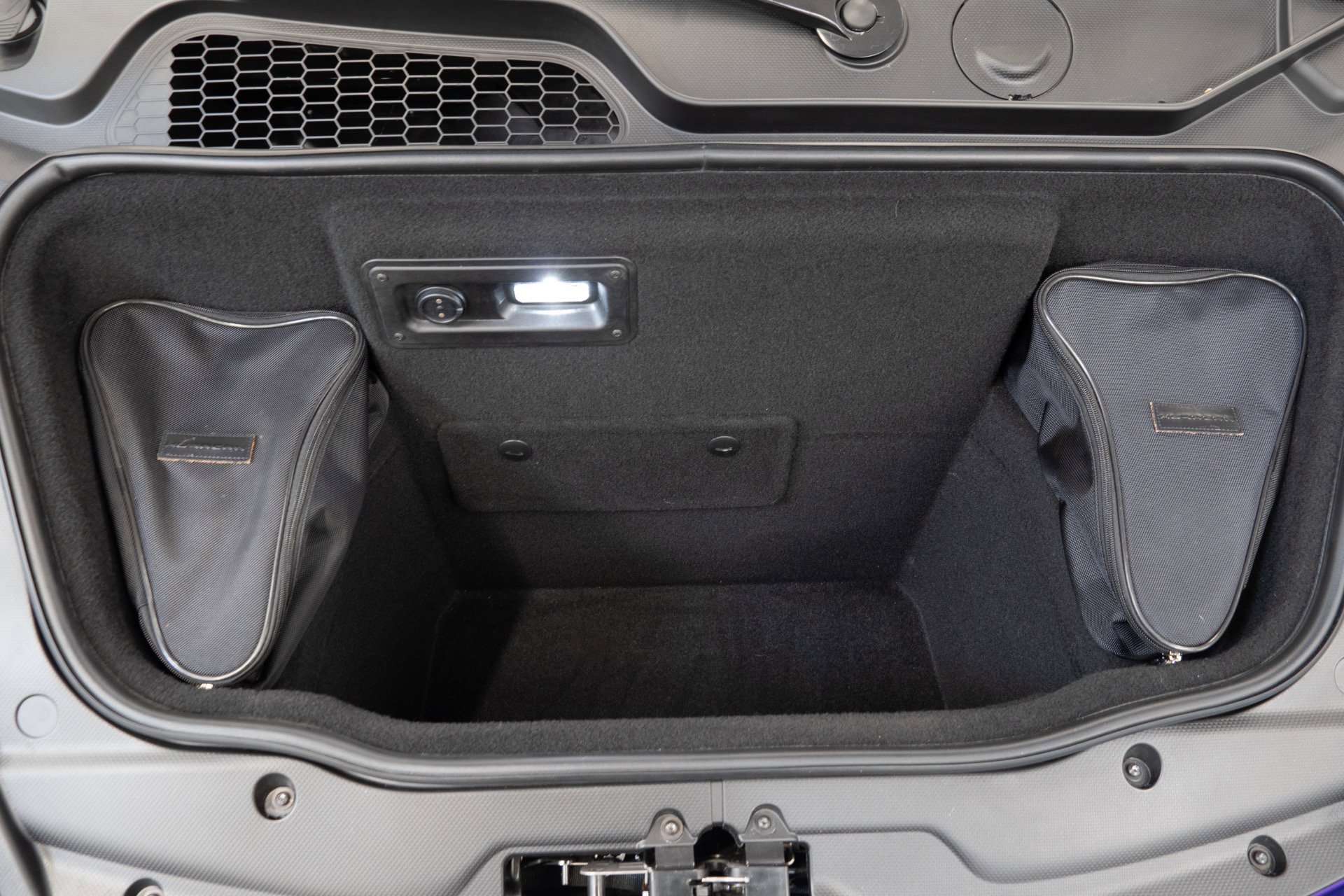 Used 2023 Lamborghini Huracan EVO image 25