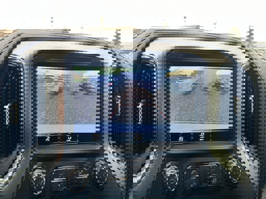 Used 2021 Chevrolet Silverado 1500 LT Trail Boss w/ Convenience Package II image 18