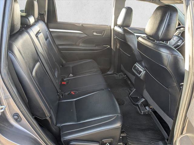 Used 2019 Toyota Highlander XLE image 21