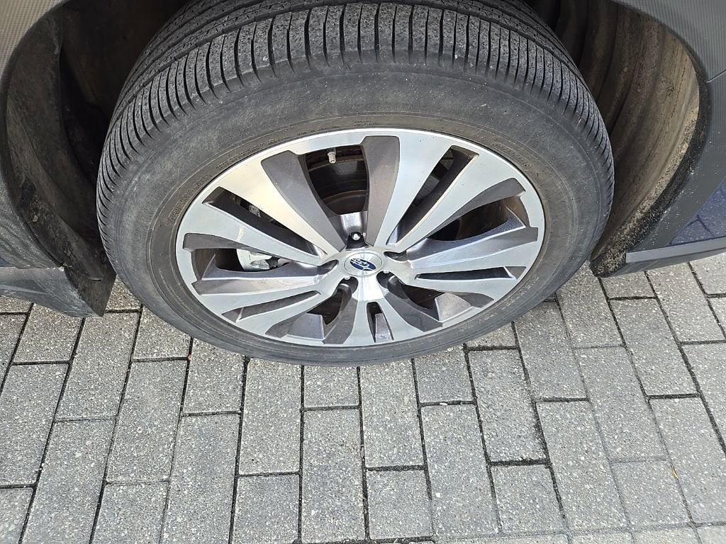 Used 2022 Subaru Ascent Limited w/ Technology Package image 12