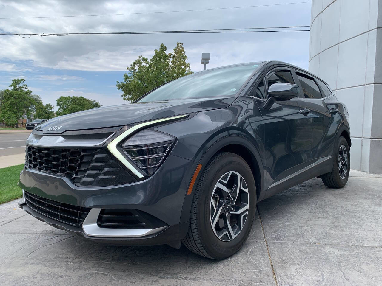 Used 2024 Kia Sportage LX image 3