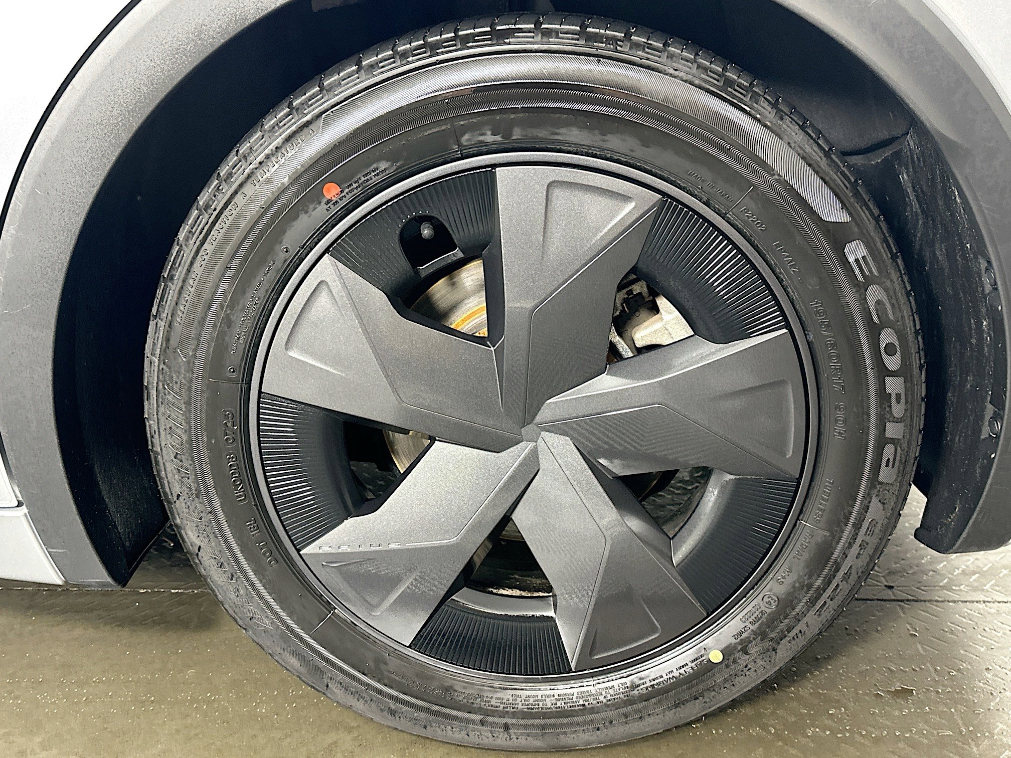 Used 2025 Toyota Prius LE image 11