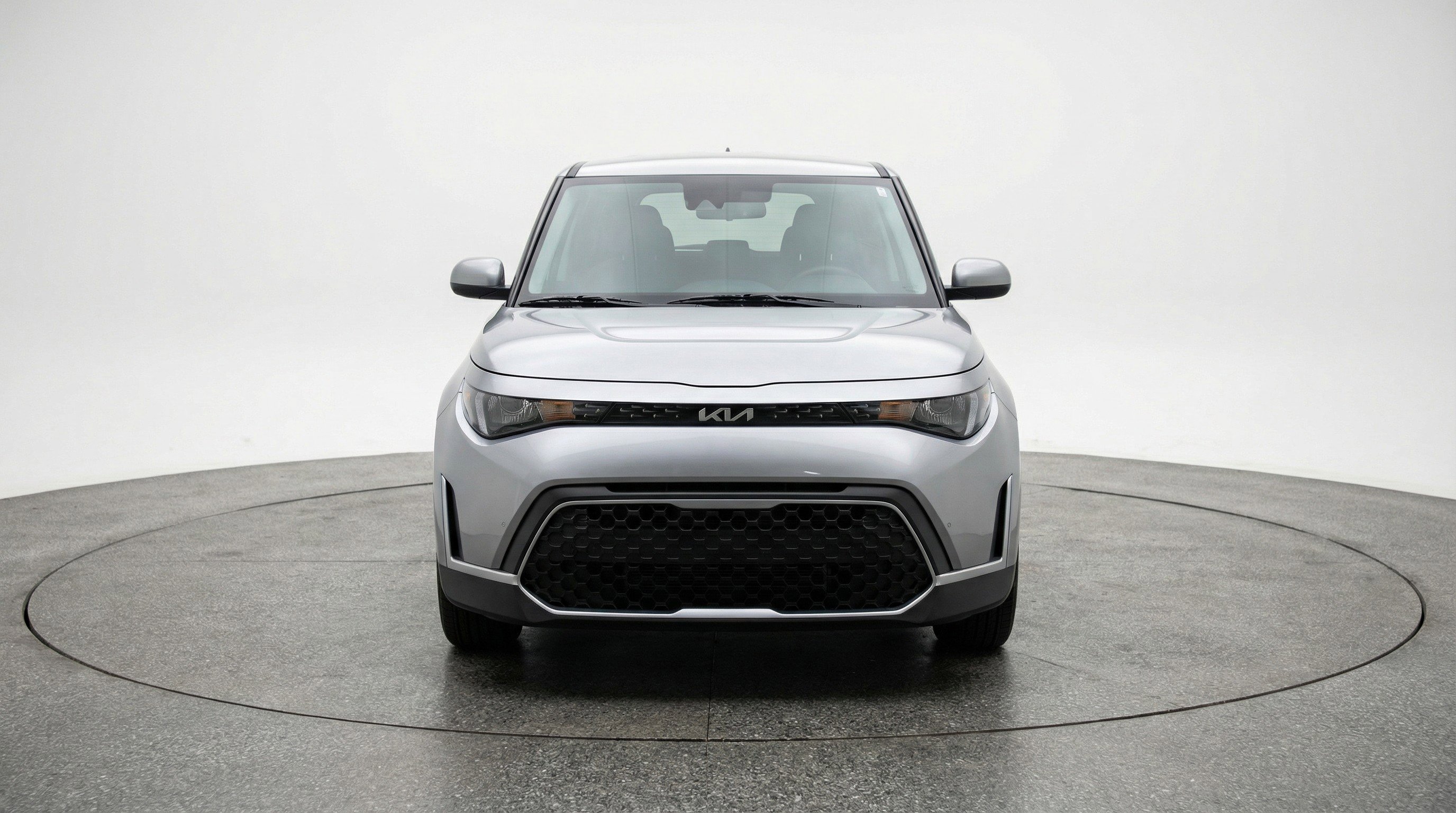 Used 2025 Kia Soul LX w/ LX Technology Package image 2