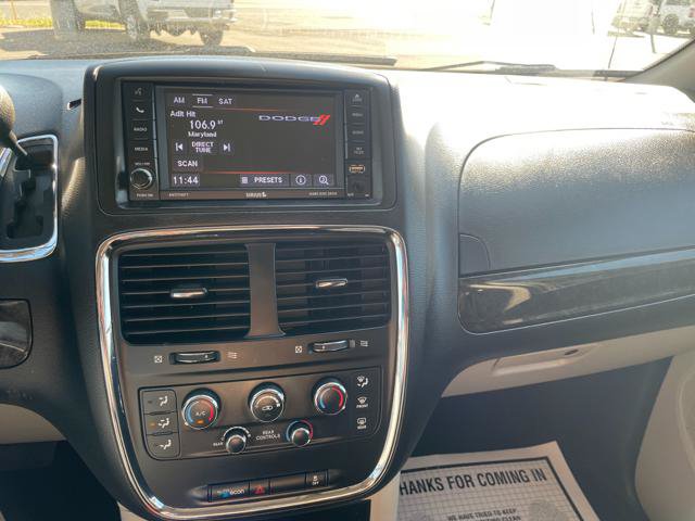 Used 2019 Dodge Grand Caravan SE w/ UConnect Hands-Free Group FWD image 16