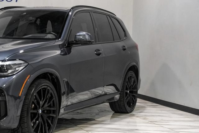 Used 2022 BMW X5 xDrive40i w/ M Sport Package AWD/4WD image 9