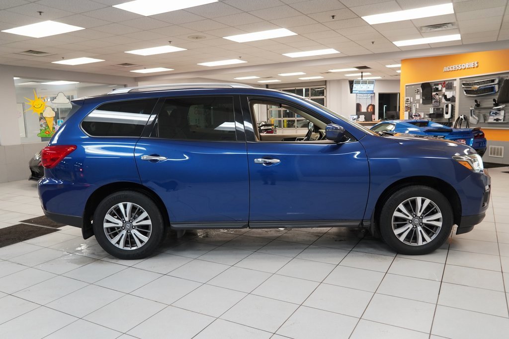 Used 2019 Nissan Pathfinder SV image 12
