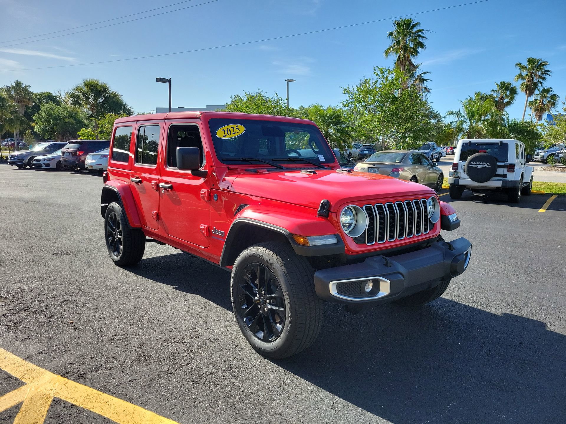 Used 2025 Jeep Wrangler Unlimited Sahara w/ Safety Group AWD/4WD image 2
