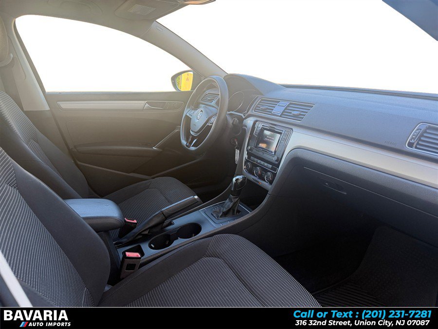 Used 2018 Volkswagen Passat 2.0T S FWD image 17