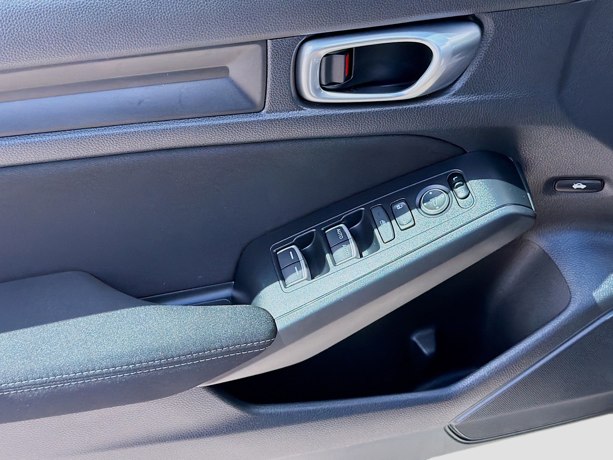 Used 2023 Honda Civic LX image 16