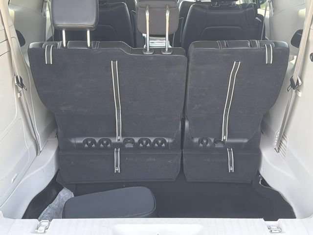 Used 2024 Chrysler Pacifica Limited FWD image 23