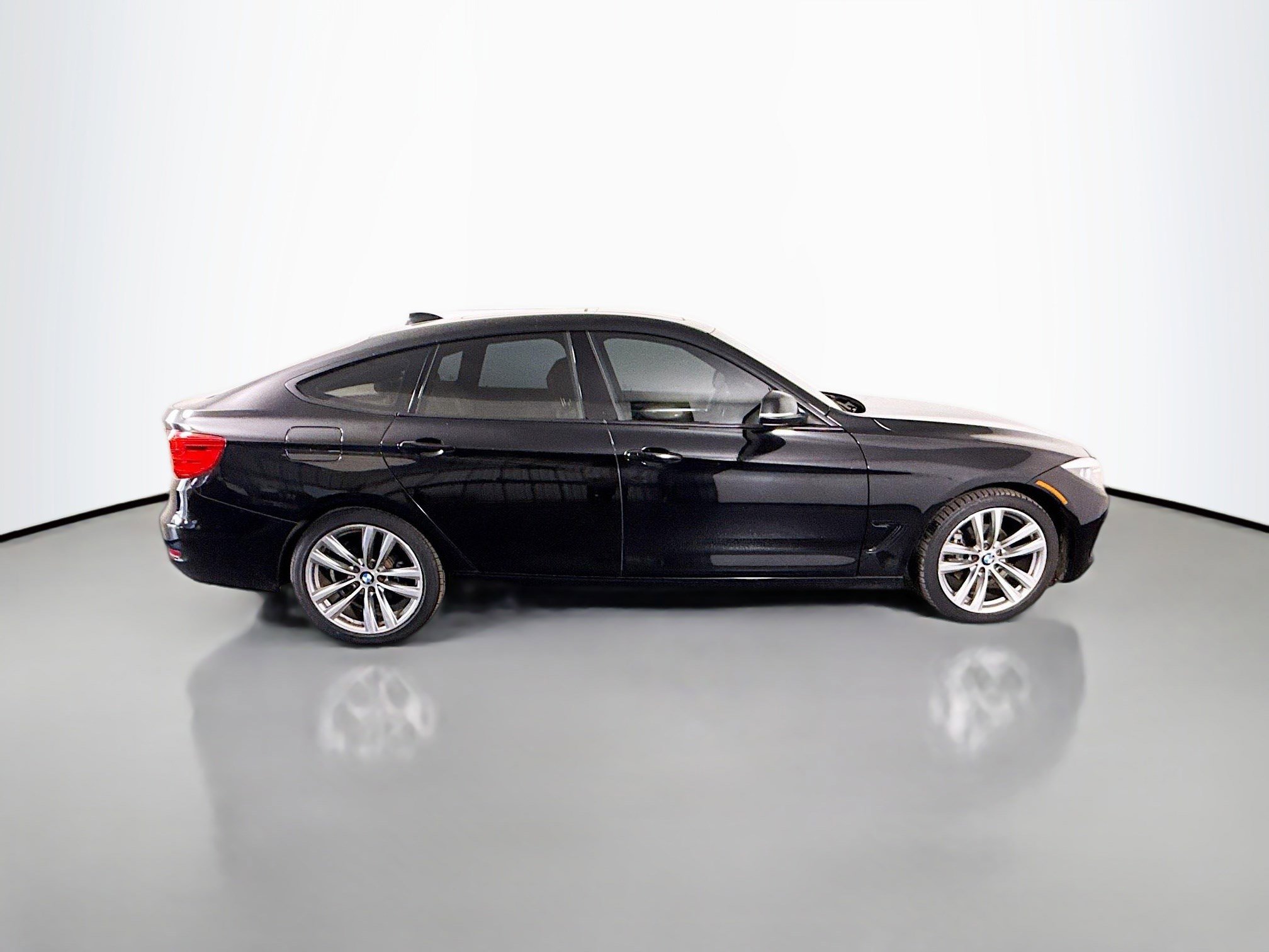 Used 2016 BMW 328i xDrive w/ Driver Assistance Package image 11