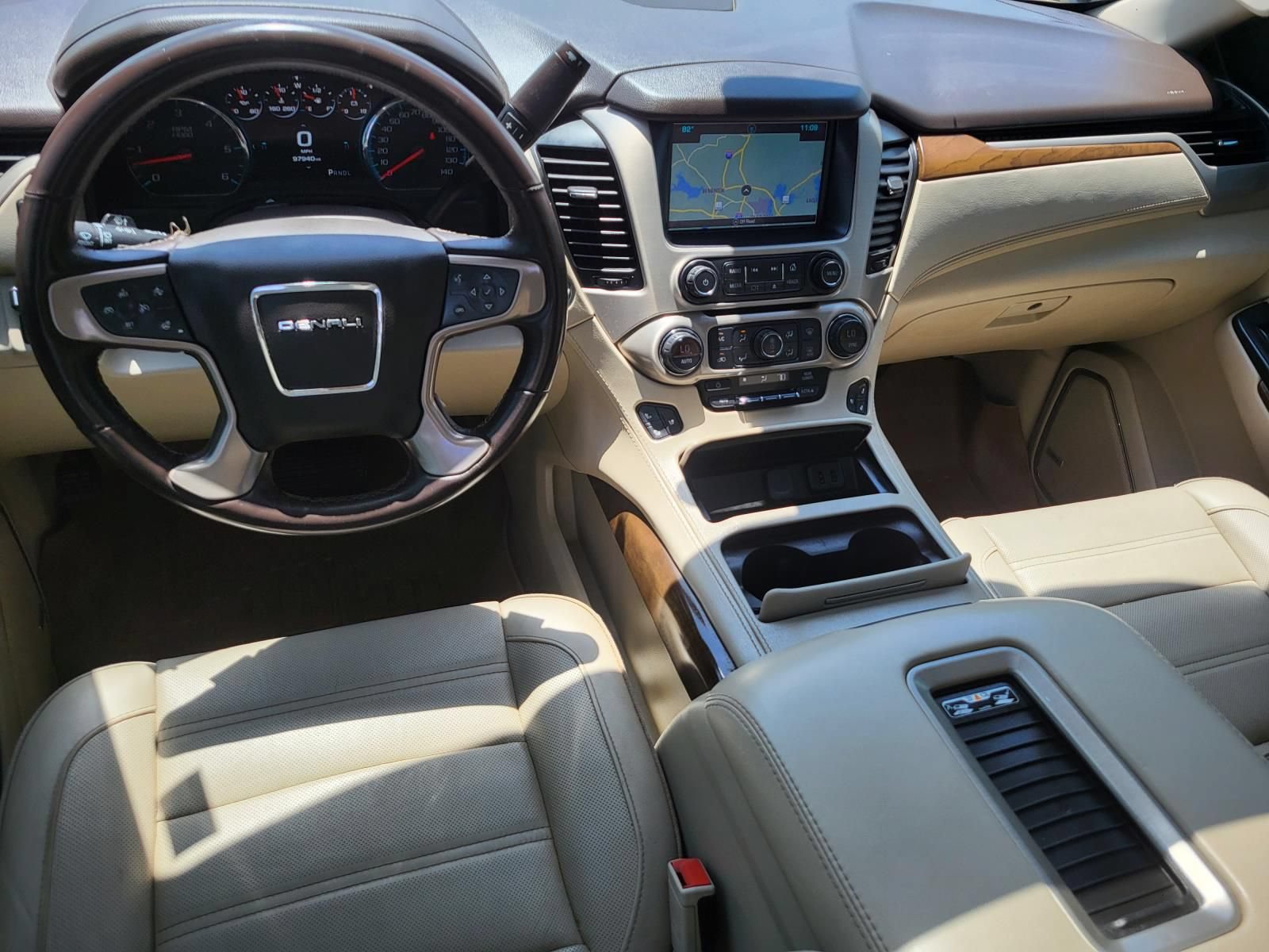 Used 2019 GMC Yukon XL Denali w/ Open Road Package AWD/4WD image 17