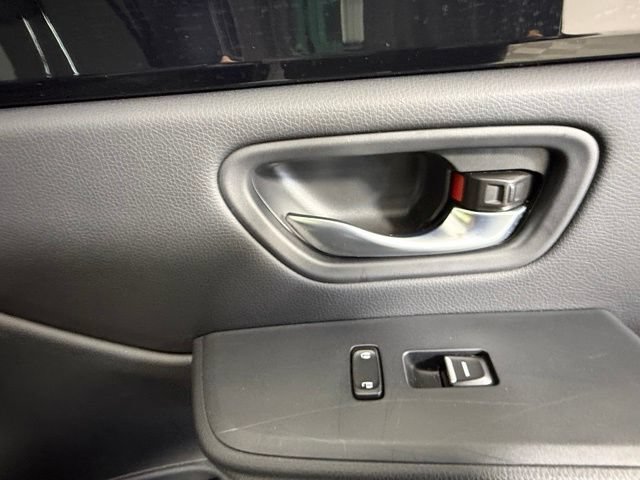 Used 2025 Honda Pilot Touring image 29