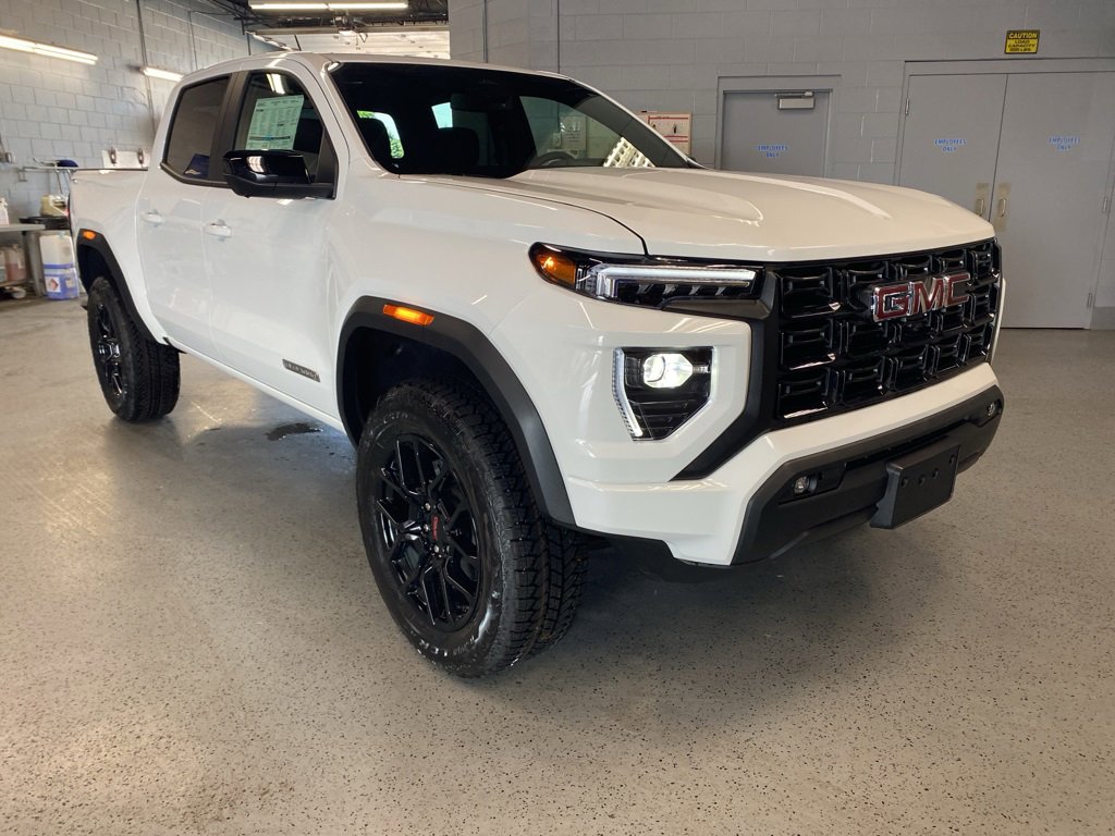 New 2025 GMC Canyon Elevation w/ Convenience Package image 1