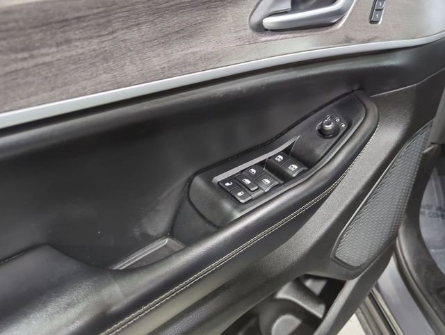 Used 2023 Jeep Grand Cherokee Limited image 23