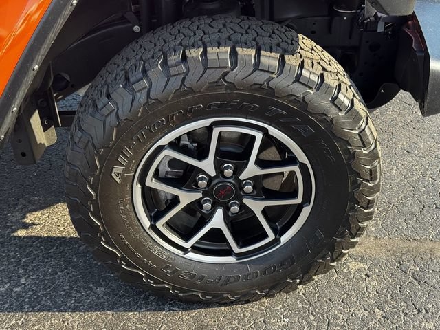 Certified 2025 Jeep Wrangler Unlimited Rubicon w/ Convenience Group AWD/4WD image 9