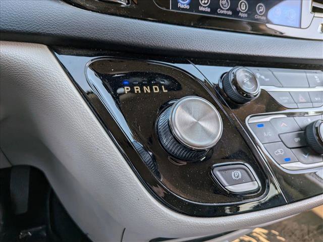 Used 2017 Chrysler Pacifica Touring-L image 18