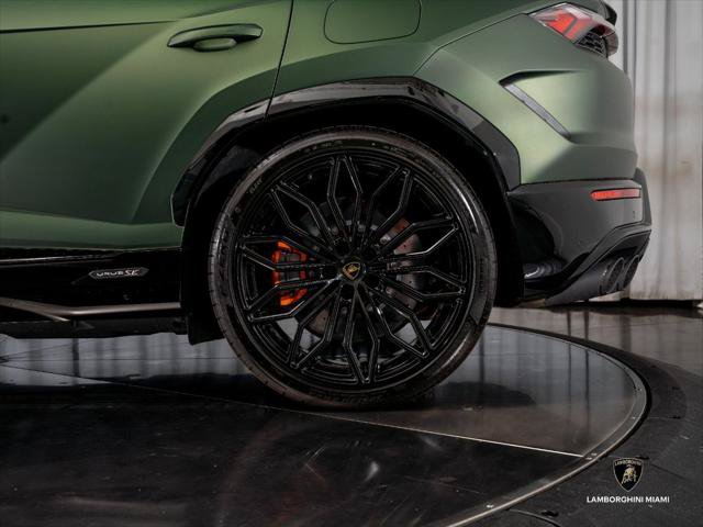 Used 2026 Lamborghini Urus SE AWD/4WD image 13