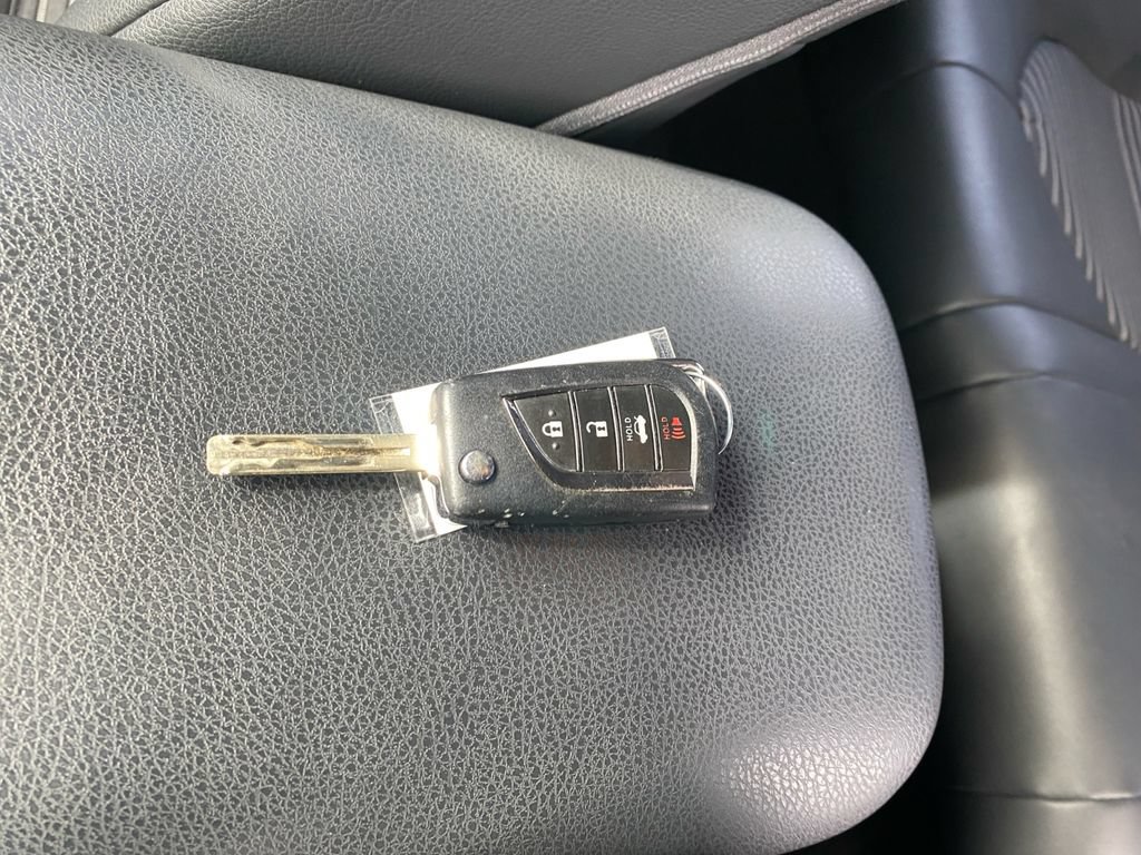 Used 2019 Toyota Camry SE FWD image 26