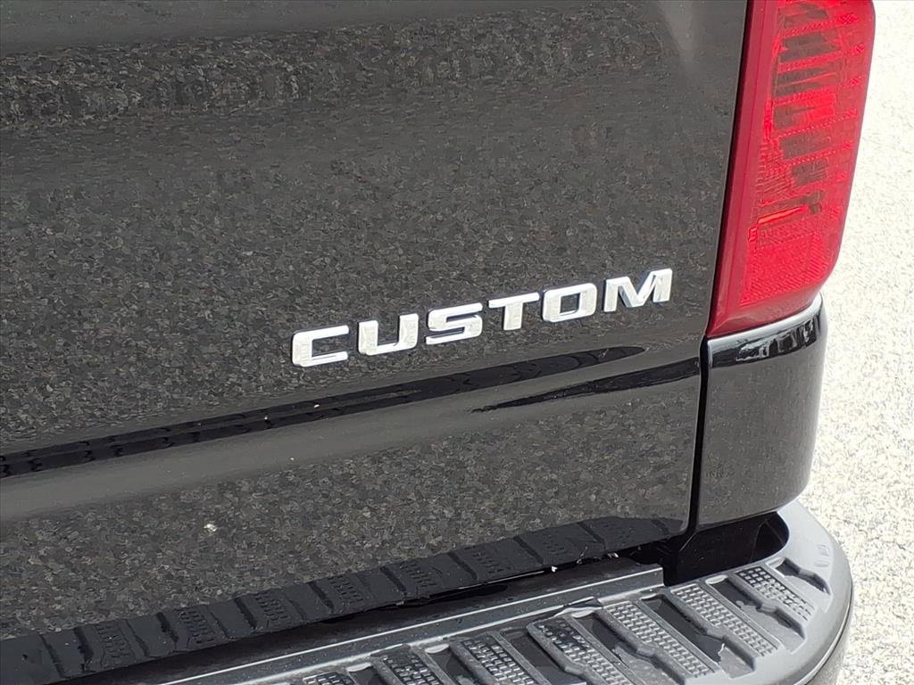 Used 2026 Chevrolet Silverado 1500 Custom image 5