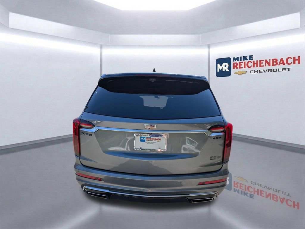 Used 2022 Cadillac XT6 Premium Luxury w/ Technology Package FWD image 5