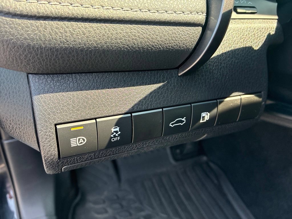 Used 2018 Toyota Camry SE w/ Moonroof Package FWD image 15