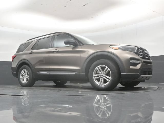 Used 2021 Ford Explorer XLT w/ Equipment Group 202A AWD/4WD image 47