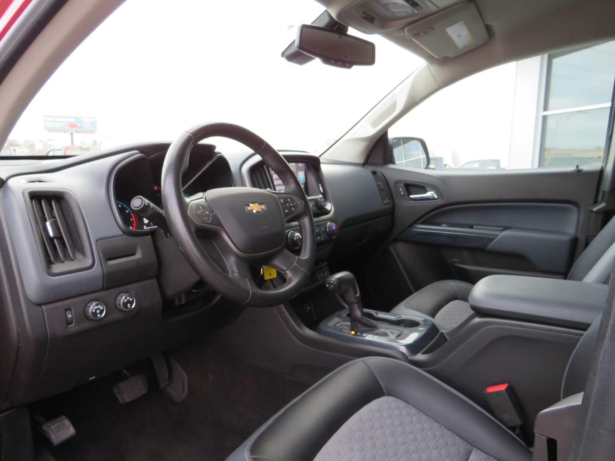 Used 2015 Chevrolet Colorado Z71 image 10
