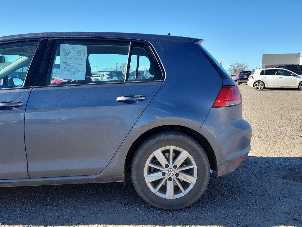 Used 2016 Volkswagen Golf S image 9
