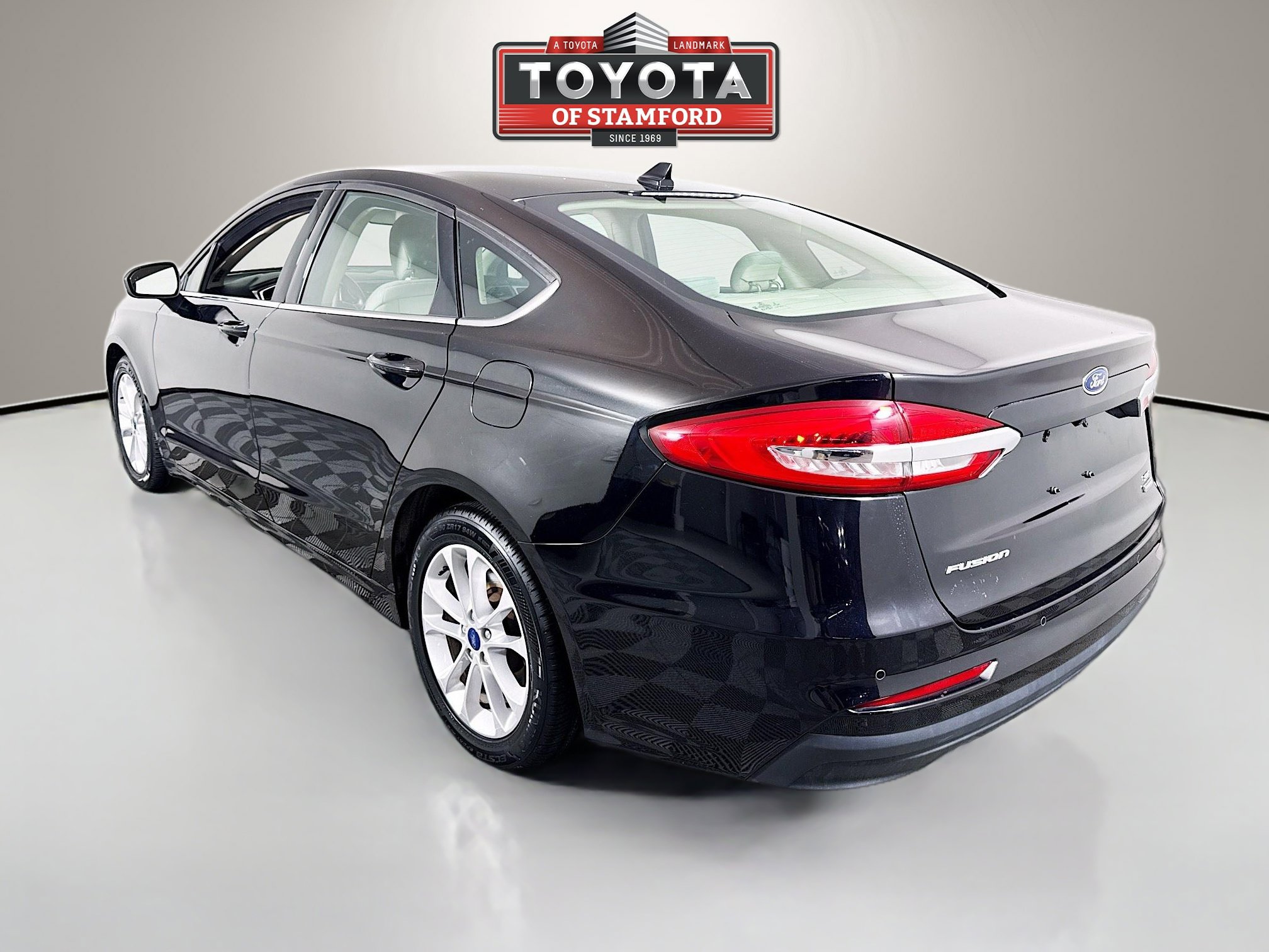 Used 2020 Ford Fusion SE image 5