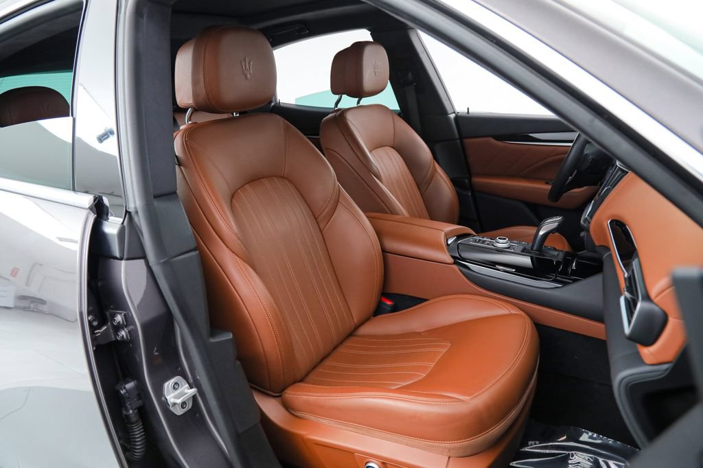 Certified 2023 Maserati Levante GT AWD/4WD image 12