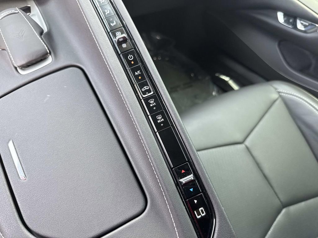 Used 2023 Chevrolet Corvette Stingray Coupe w/ Z51 Performance Package image 28