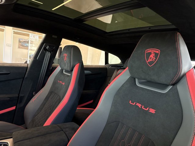 Used 2024 Lamborghini Urus Performante image 4