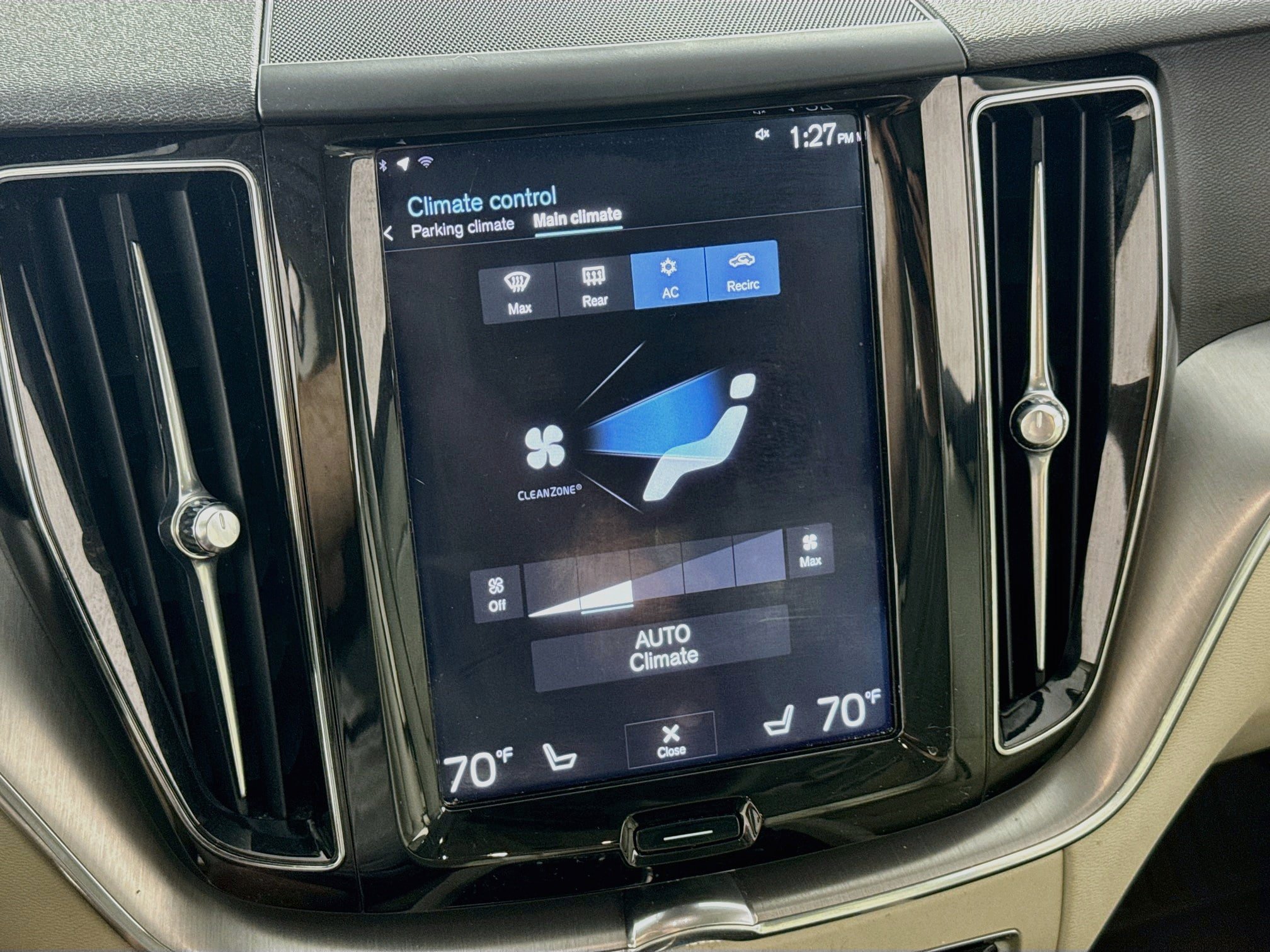 Used 2019 Volvo XC60 T5 Momentum w/ Premium Package AWD/4WD image 19