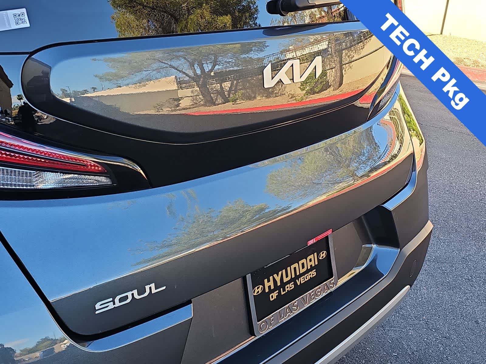 Used 2025 Kia Soul FWD image 11