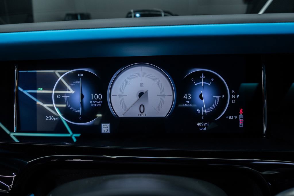 Used 2025 Rolls-Royce Phantom Sedan image 69