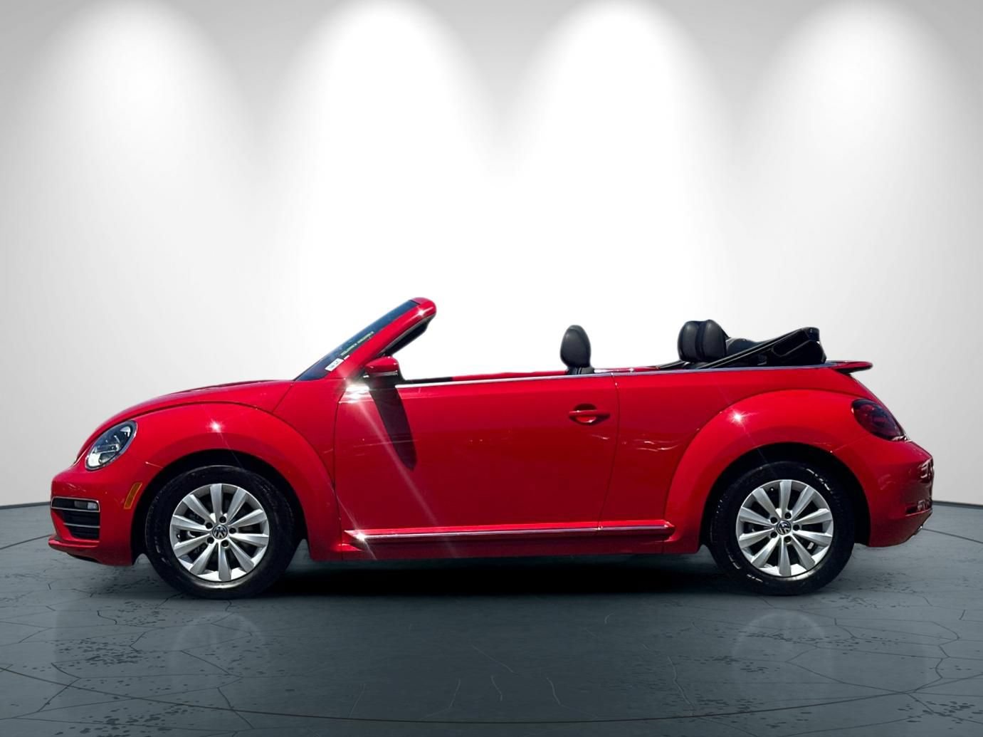 Used 2018 Volkswagen Beetle 2.0T S FWD image 7