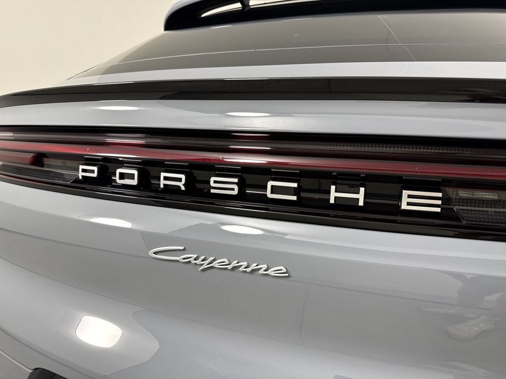 New 2026 Porsche Cayenne Coupe AWD/4WD image 18