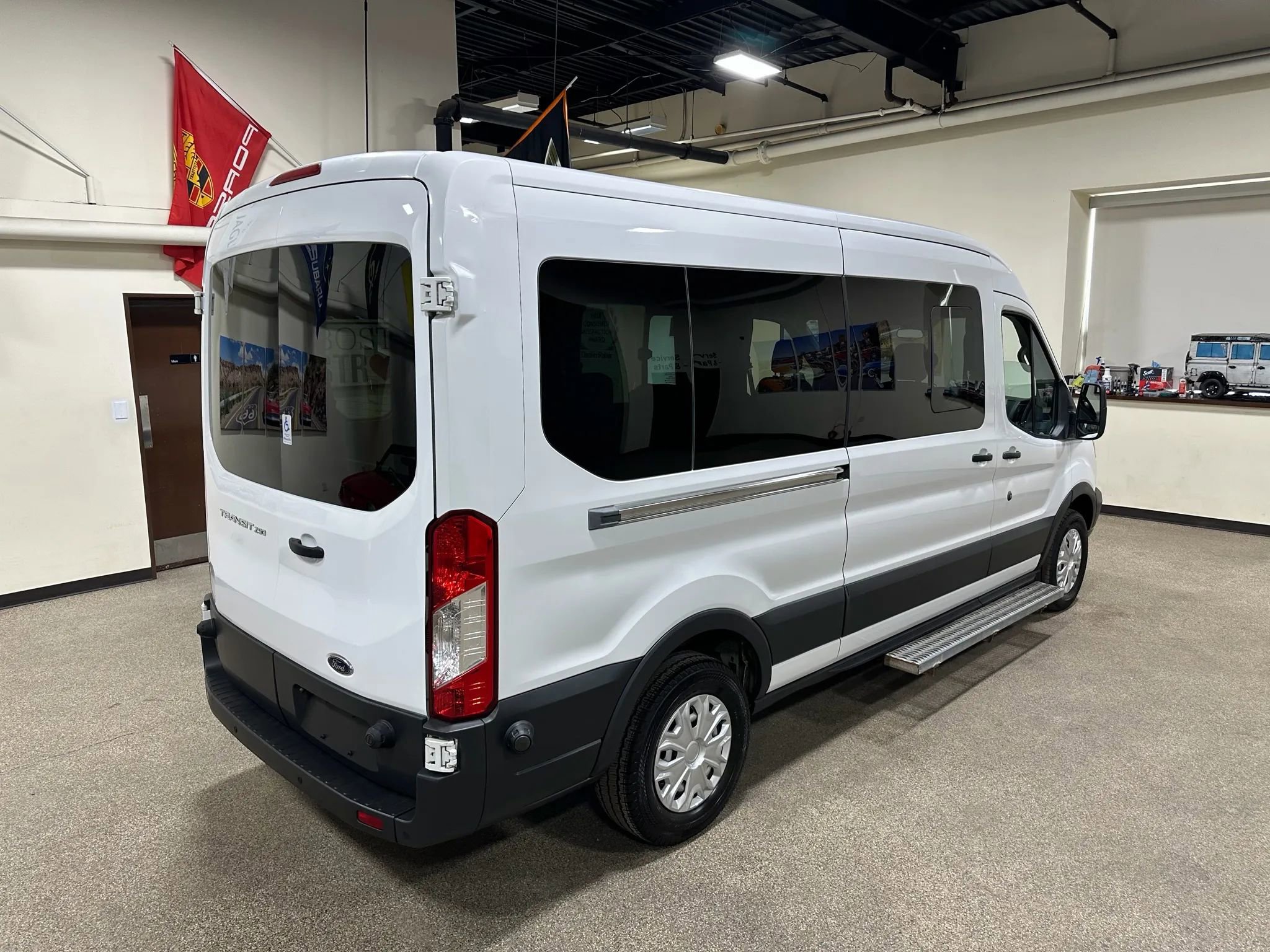 Used 2015 Ford Transit 250 148 Medium Roof RWD image 9