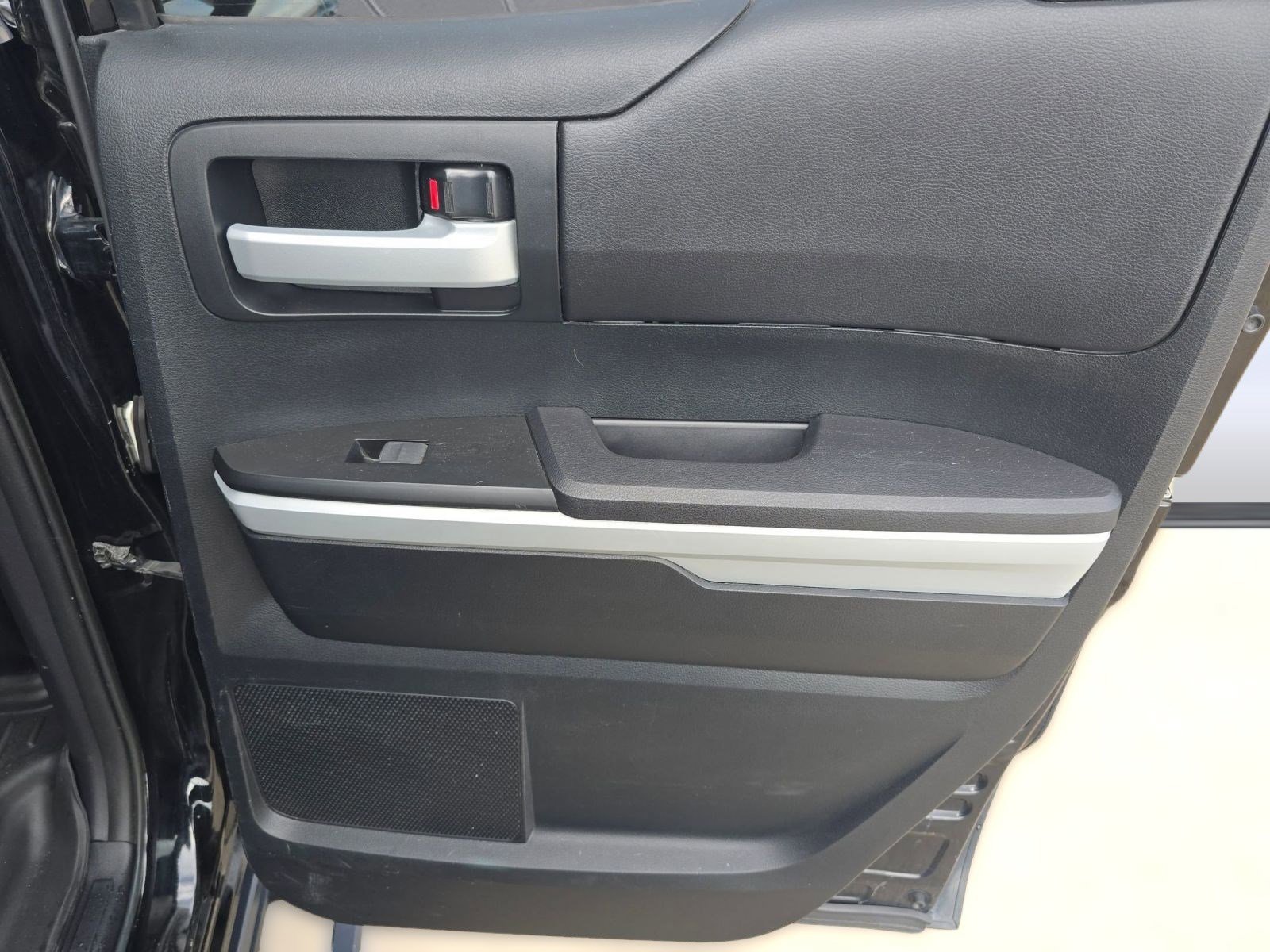 Used 2017 Toyota Tundra SR5 w/ SR5 Upgrade Package image 21