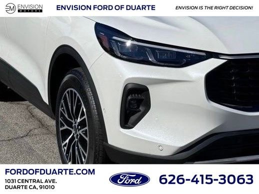 New 2025 Ford Escape SE image 3