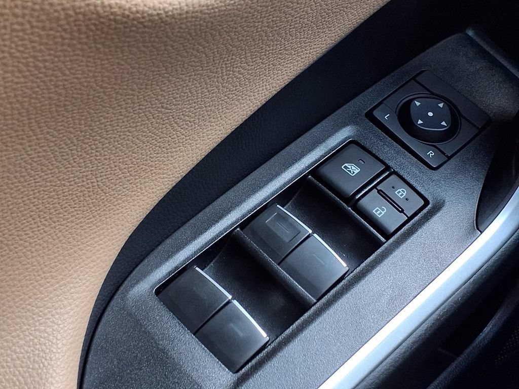 Used 2025 Toyota RAV4 Limited FWD image 19