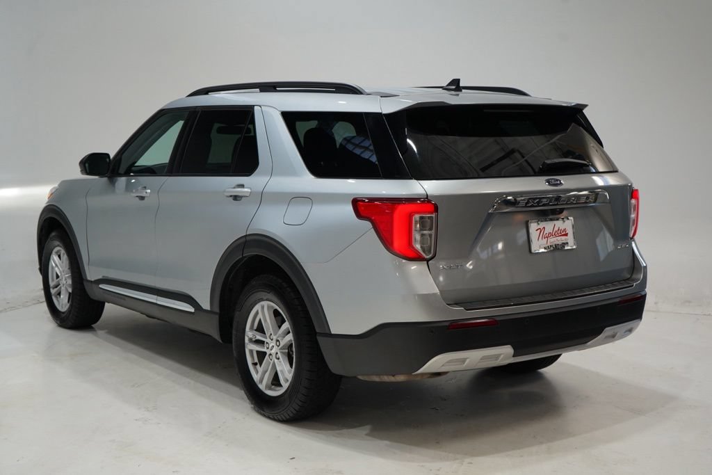 Used 2024 Ford Explorer XLT w/ Equipment Group 202A AWD/4WD image 6