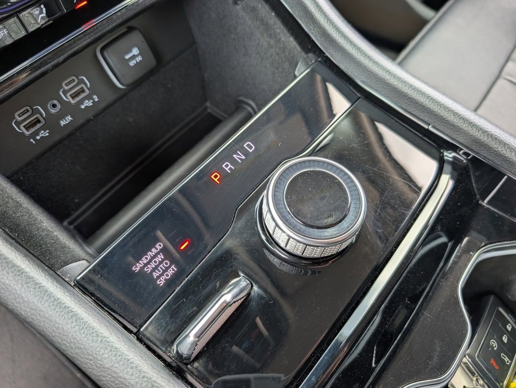 Used 2022 Jeep Grand Cherokee Limited image 27