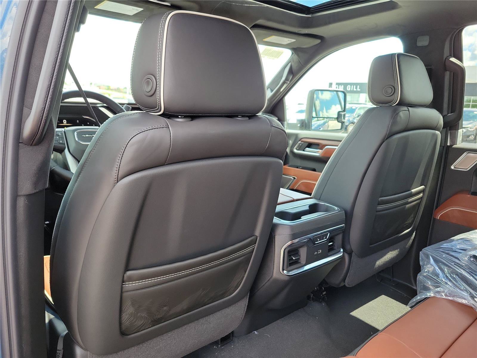 New 2026 GMC Sierra 2500 Denali Ultimate AWD/4WD image 14
