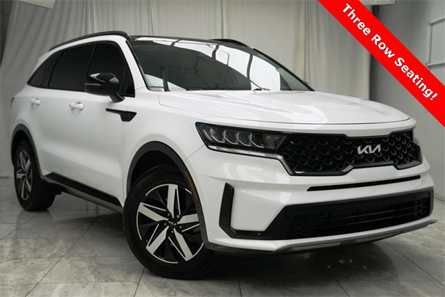Used 2023 Kia Sorento S w/ Panoramic Sunroof Package