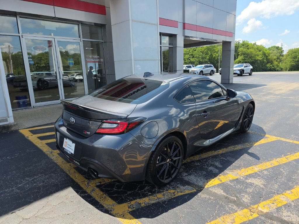 Used 2024 Toyota GR86 Premium RWD image 3