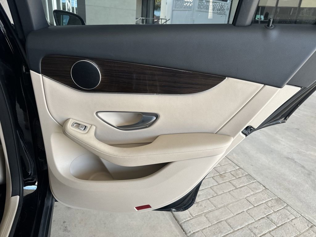 Used 2019 Mercedes-Benz GLC 300 image 32